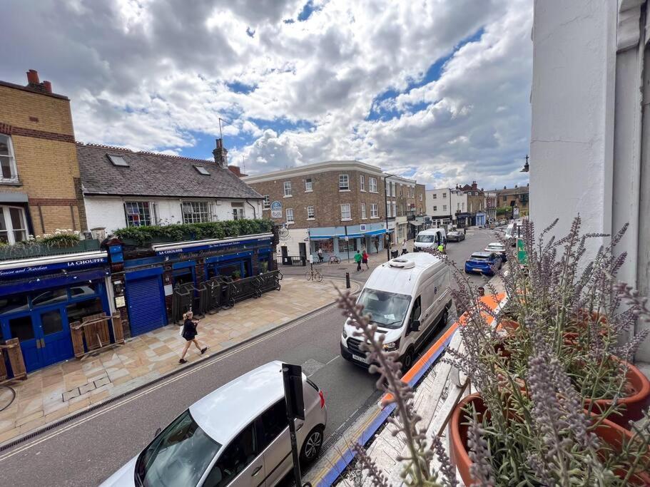 Bijou Flat On Broadway Market London Exterior foto