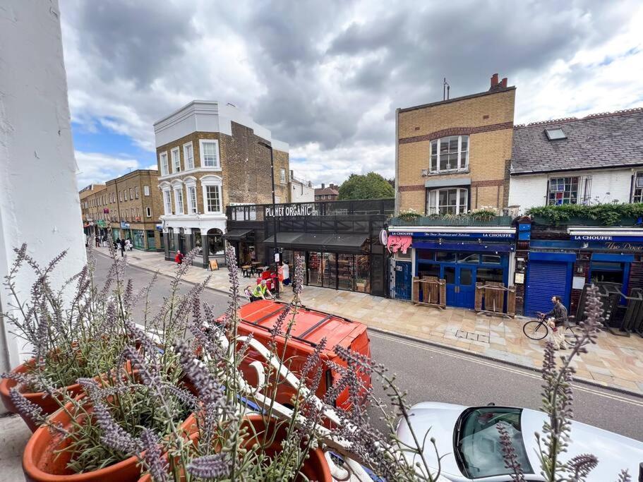 Bijou Flat On Broadway Market London Exterior foto